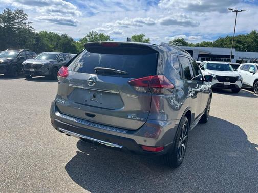 Gun Metallic 2019 Nissan Rogue SL