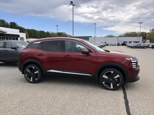2025 Nissan Kicks SR
