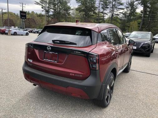 2025 Nissan Kicks SR