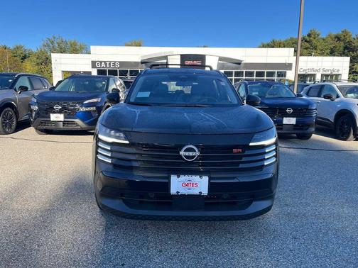 Super Black 2027 Nissan Kicks SR