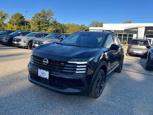 Super Black 2027 Nissan Kicks SR