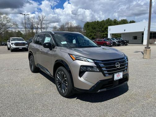 Champagne Silver Metallic/Super Black 2026 Nissan Rogue Platinum