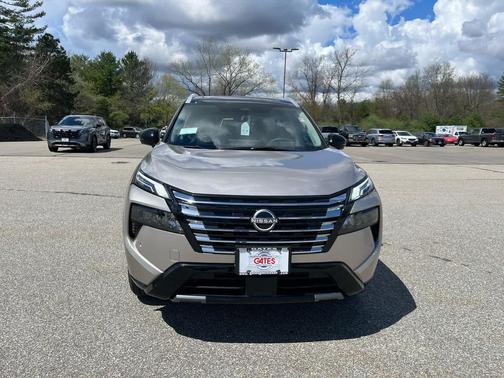 Champagne Silver Metallic/Super Black 2026 Nissan Rogue Platinum