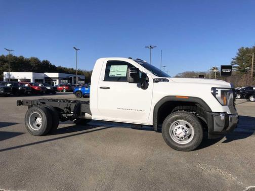 Summit White 2026 GMC Sierra 3500 Base