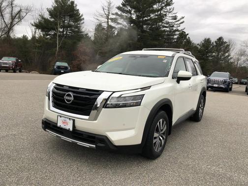 2024 Nissan Pathfinder SL 4WD