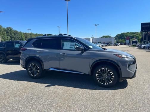 Boulder Gray Pearl/Super Black 2026 Nissan Rogue Platinum