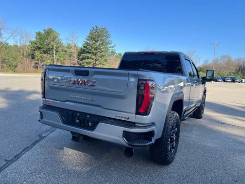 Thunderstorm Gray 2024 GMC Sierra 2500 AT4