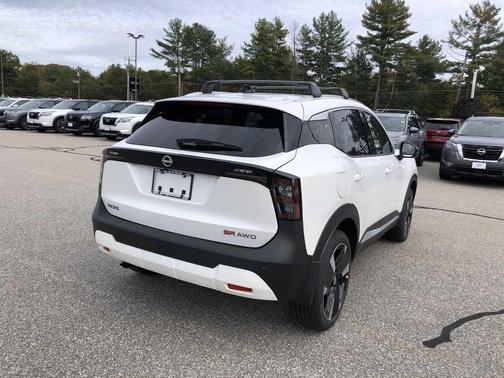 Aspen White Tricoat 2026 Nissan Kicks SR