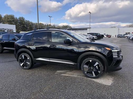 Super Black 2026 Nissan Kicks SR