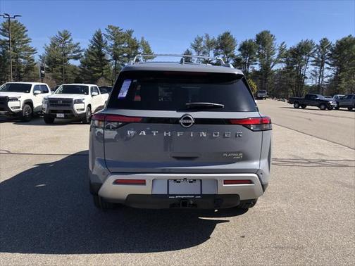 2025 Nissan Pathfinder Platinum 4WD