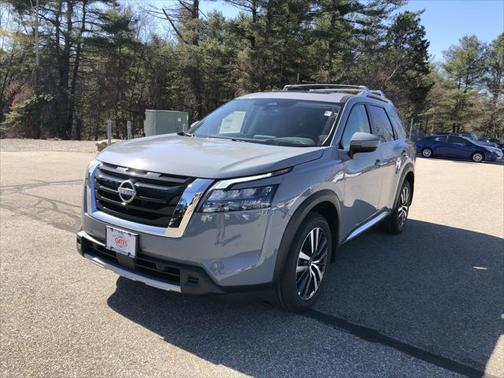 2025 Nissan Pathfinder Platinum 4WD