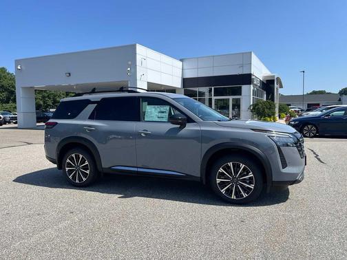 Boulder Gray Pearl 2026 Nissan Pathfinder Platinum