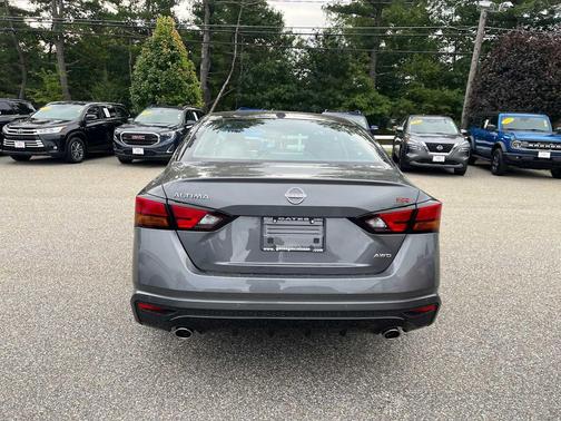 Gun Metallic/Super Black 2026 Nissan Altima SR AWD