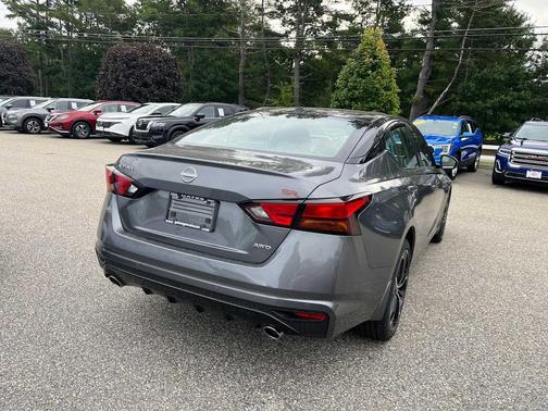Gun Metallic/Super Black 2026 Nissan Altima SR AWD
