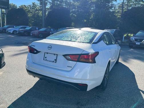 Pearl White Tricoat 2026 Nissan Altima SV AWD