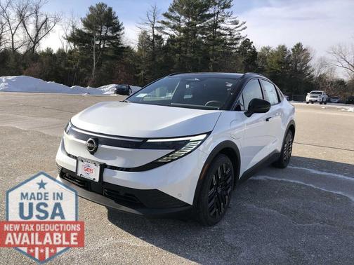 Everest White Pearl Tricoat/Black 2026 Nissan Leaf PLATINUM+