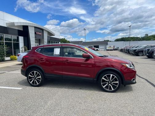 Scarlet Ember Tintcoat 2019 Nissan Rogue Sport SL