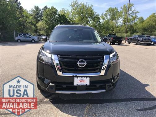2025 Nissan Pathfinder SL 4WD