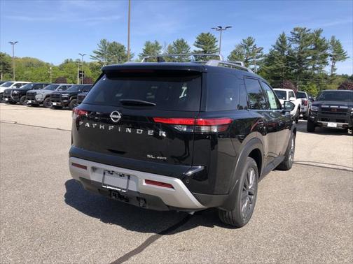 2025 Nissan Pathfinder SL 4WD