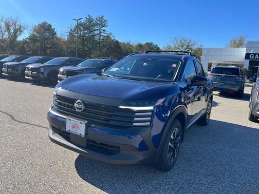 Deep Blue Pearl 2027 Nissan Kicks SV
