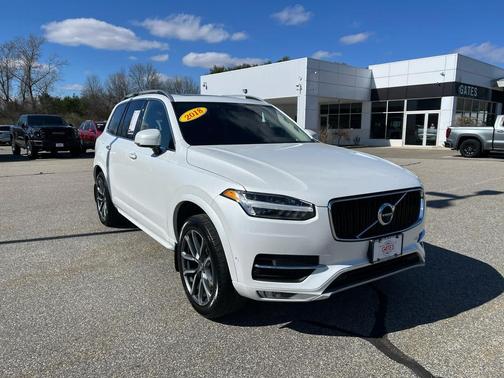 2018 Volvo XC90 T5 Momentum