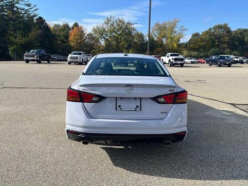 Gray Sky Pearl 2026 Nissan Altima SR AWD