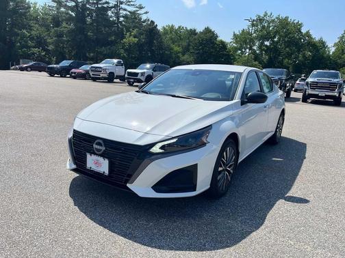 Pearl White Tricoat 2026 Nissan Altima SV AWD