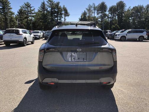 Gun Metallic SU 2026 Nissan Kicks SR