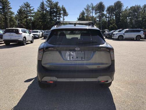 Gun Metallic SU 2026 Nissan Kicks SR