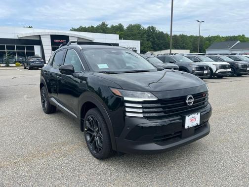 Super Black 2026 Nissan Kicks SR