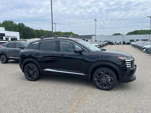 Super Black 2026 Nissan Kicks SR