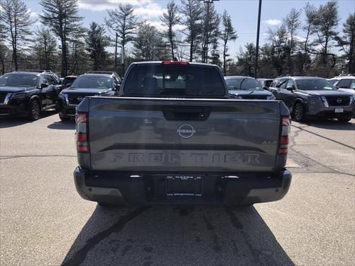 2025 Nissan Frontier SV