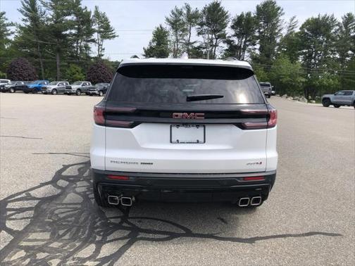 2025 GMC Acadia AWD AT4