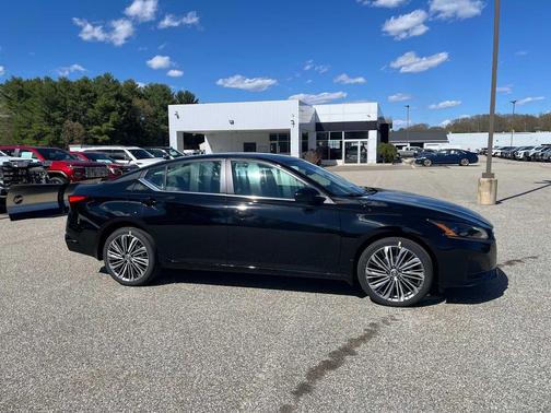 Super Black 2026 Nissan Altima SV AWD