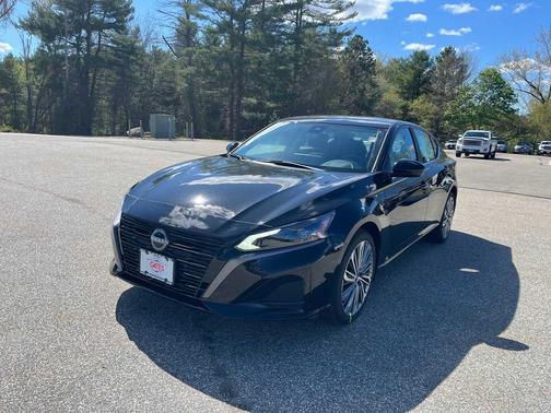 Super Black 2026 Nissan Altima SV AWD