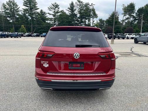 Cardinal Red Metallic 2020 Volkswagen Tiguan 2.0T SE