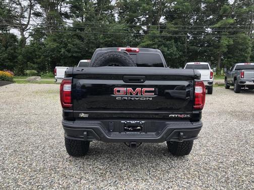 2025 GMC Canyon Base
