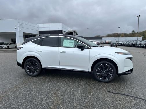 Everest White SPR Black 2026 Nissan Murano Platinum