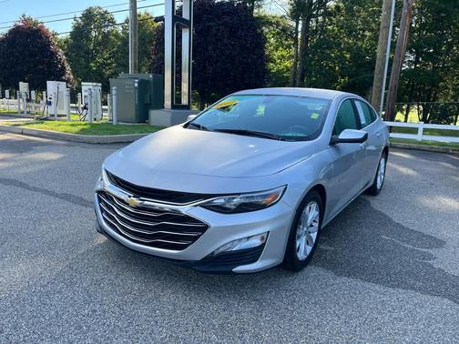 Silver Ice Metallic 2022 Chevrolet Malibu FWD LT