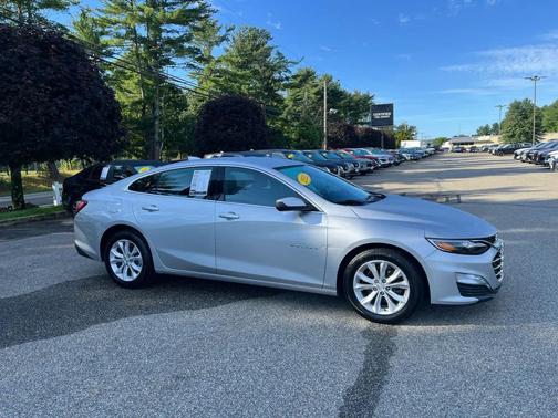 Silver Ice Metallic 2022 Chevrolet Malibu FWD LT