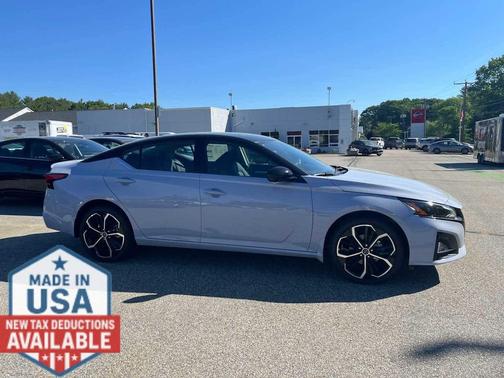 Gray Sky Pearl/Super Black 2026 Nissan Altima SR AWD