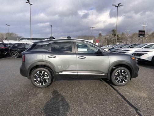 Gun Metallic 2026 Nissan Kicks SV