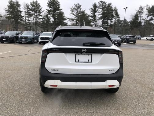 2026 Nissan Kicks SV