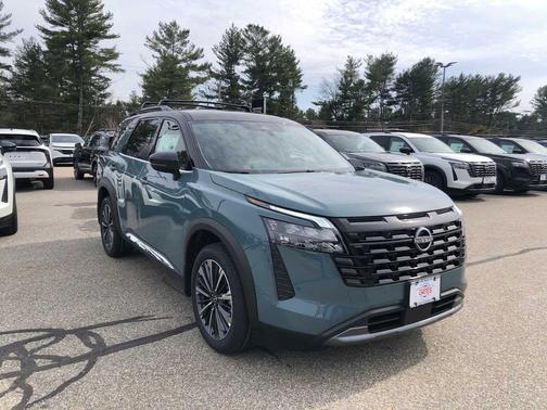 Baltic Teal/Super Black 2026 Nissan Pathfinder Platinum