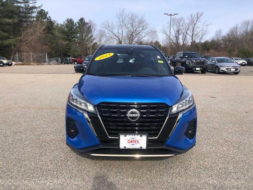 2023 Nissan Kicks SR