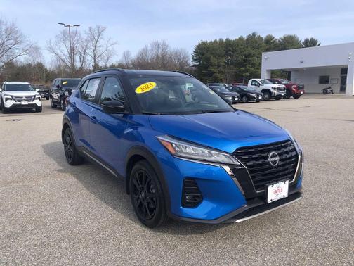 2023 Nissan Kicks SR