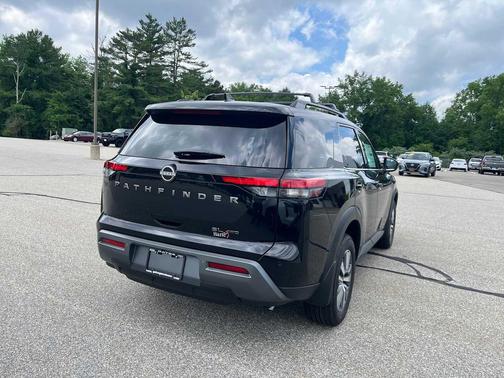 Super Black 2026 Nissan Pathfinder SL