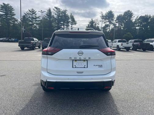 Everest White Pearl Tricoat 2026 Nissan Rogue Platinum