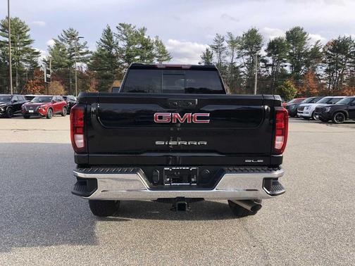 Onyx Black 2026 GMC Sierra 2500 SLE