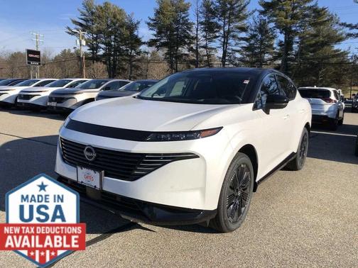 Everest White Pearl Tricoat/Super Black 2026 Nissan Murano Platinum